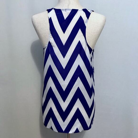 Everly Flowy Zig Zag Tank Top Women M - Picture 5 of 7